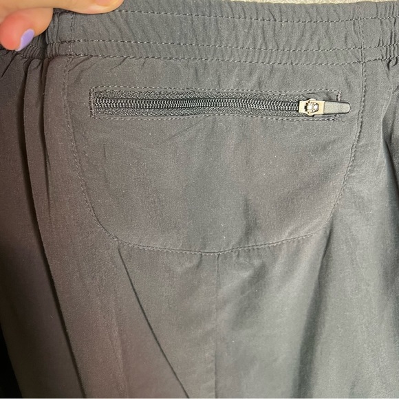 Nike Men’s Dri-Fit Shorts Gray and Red - Picture 3 of 9